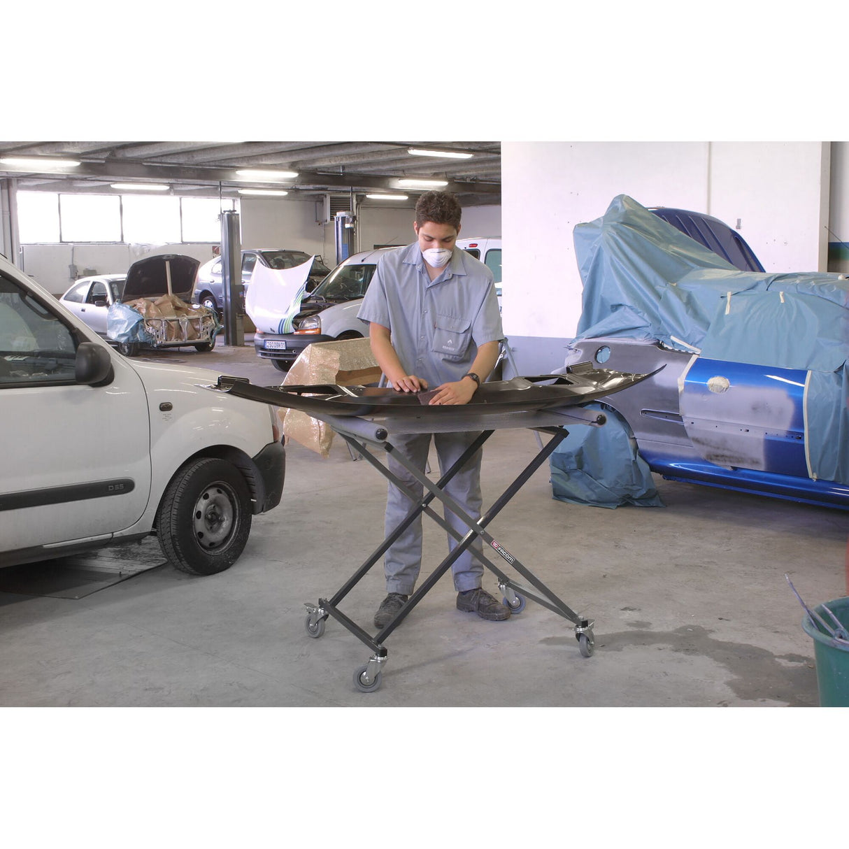 Multifunctionele schraag voor de carrosseriebouwer